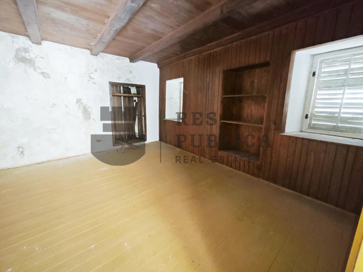 CASA IN PIETRA A TRSTENIK