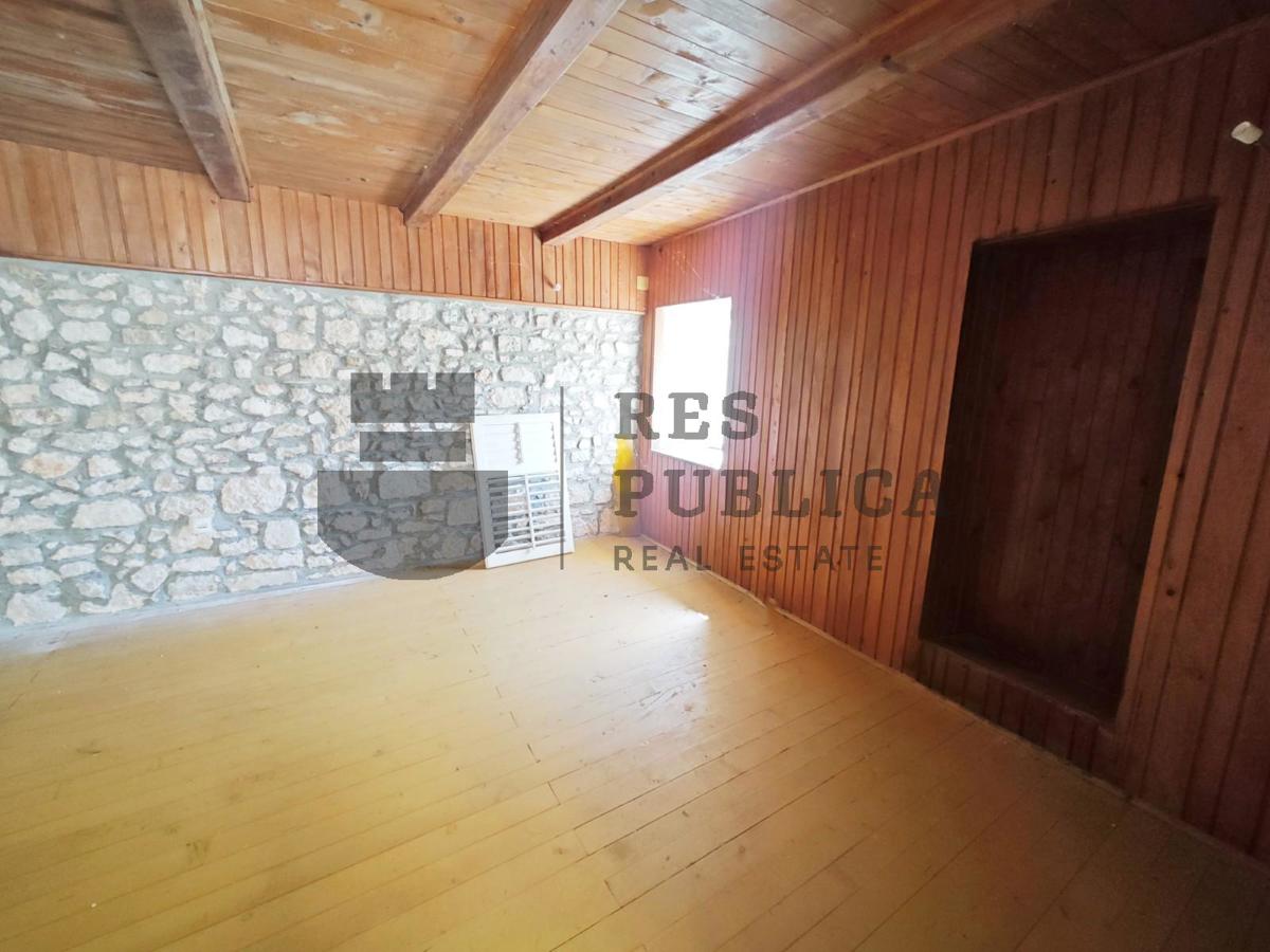 CASA IN PIETRA A TRSTENIK