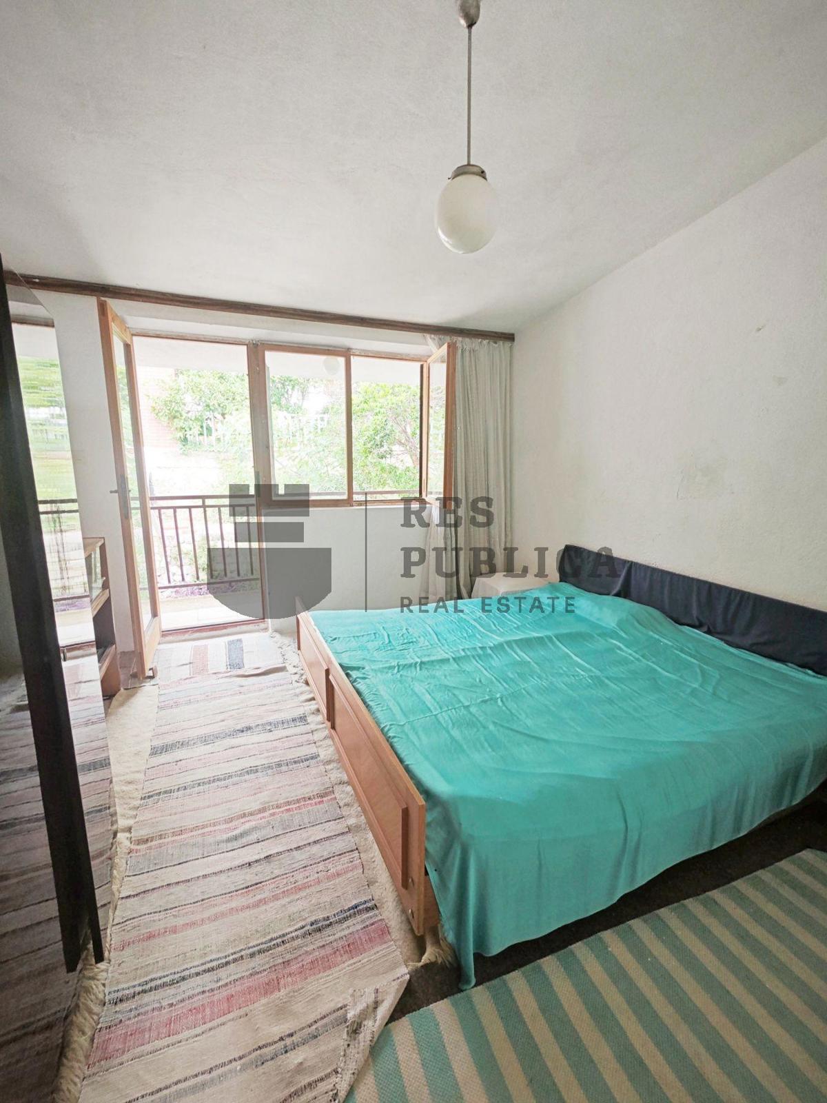 CASA CON APPARTAMENTI A KOMARNA