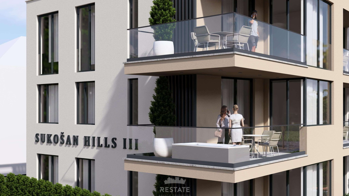 appartamento con terrazza, prima fila sul mare