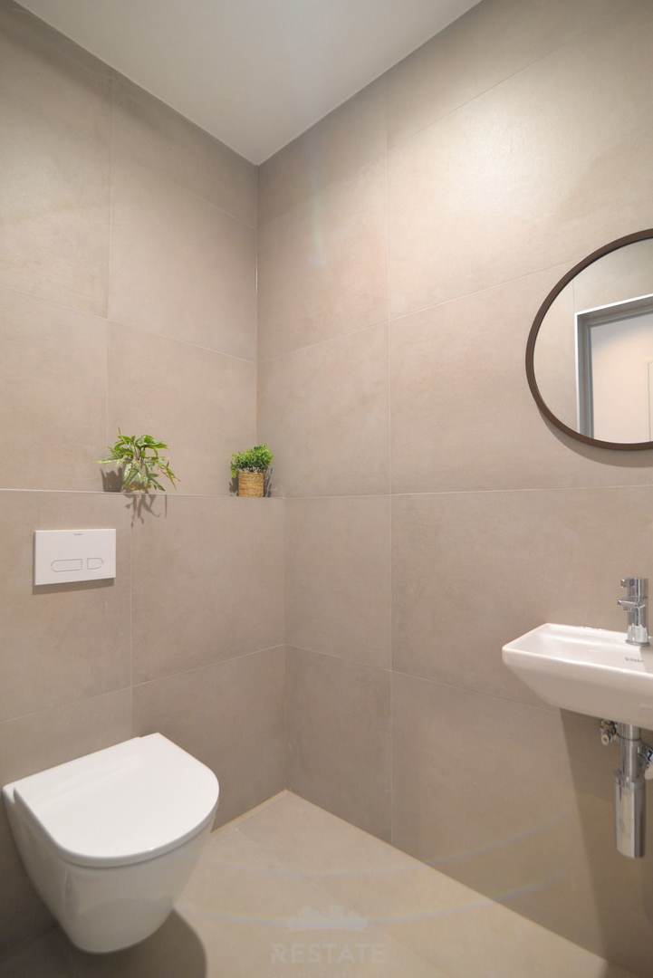 costruzione di alta qualità, casa completamente attrezzata con piscina