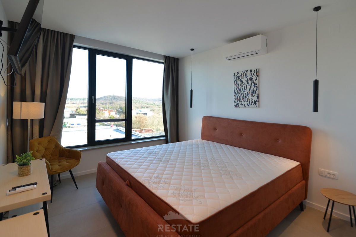 costruzione di alta qualità, casa completamente attrezzata con piscina