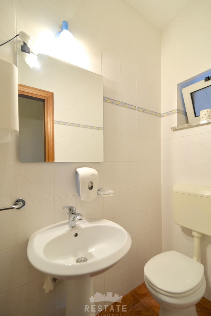 casa in stile mediterraneo, senza terreno circostante o con esso