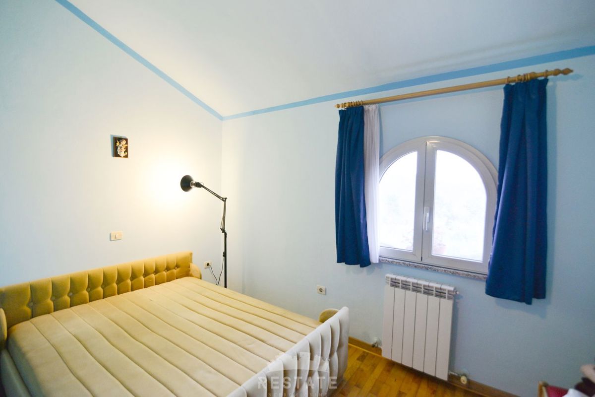 casa in stile mediterraneo, senza terreno circostante o con esso