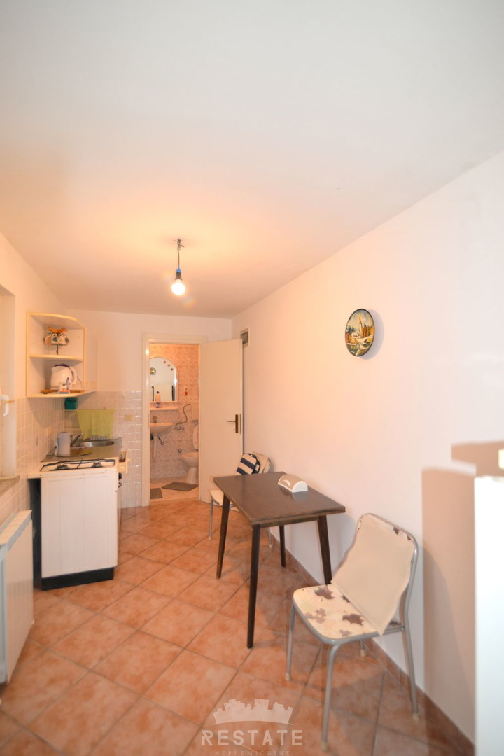 casa in stile mediterraneo, senza terreno circostante o con esso