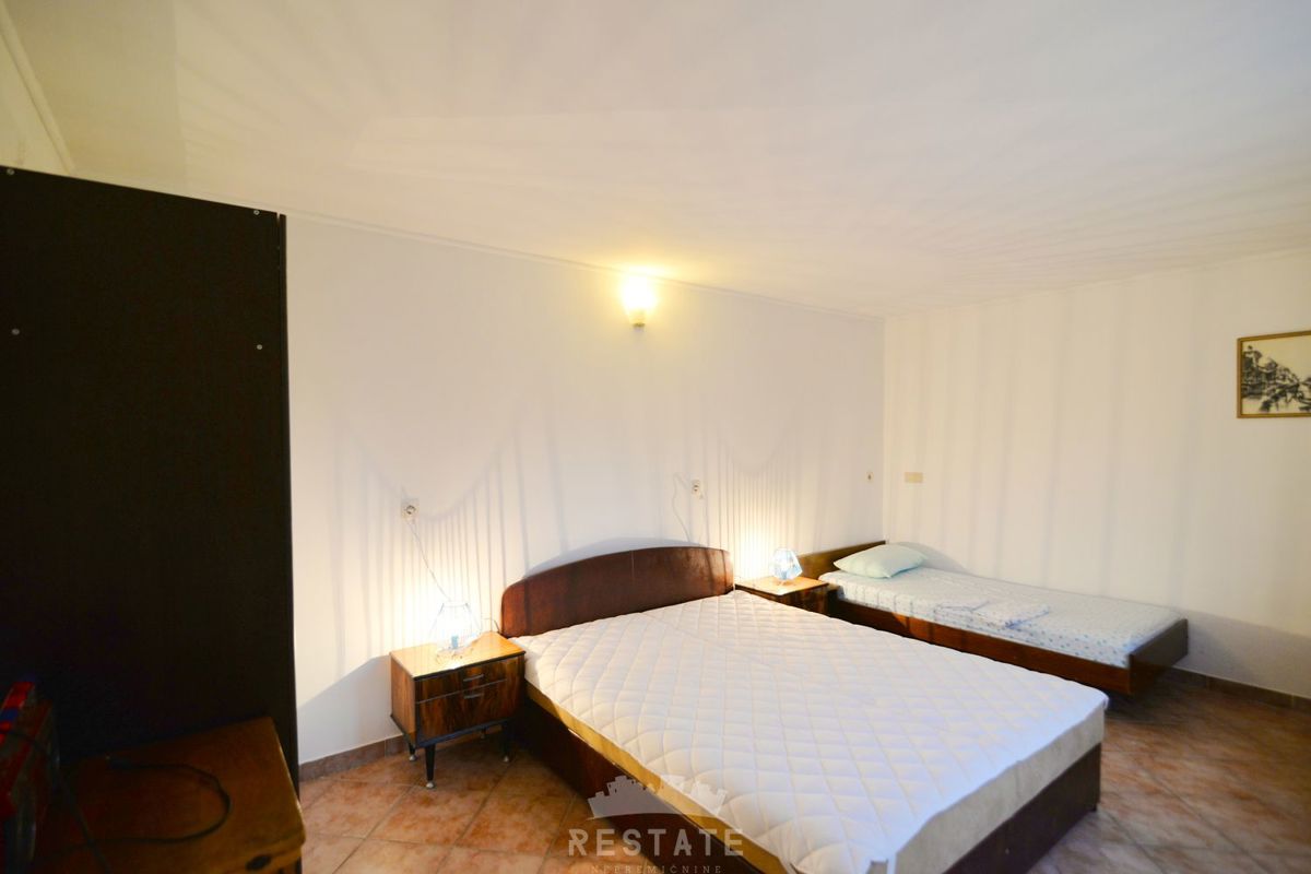 casa in stile mediterraneo, senza terreno circostante o con esso