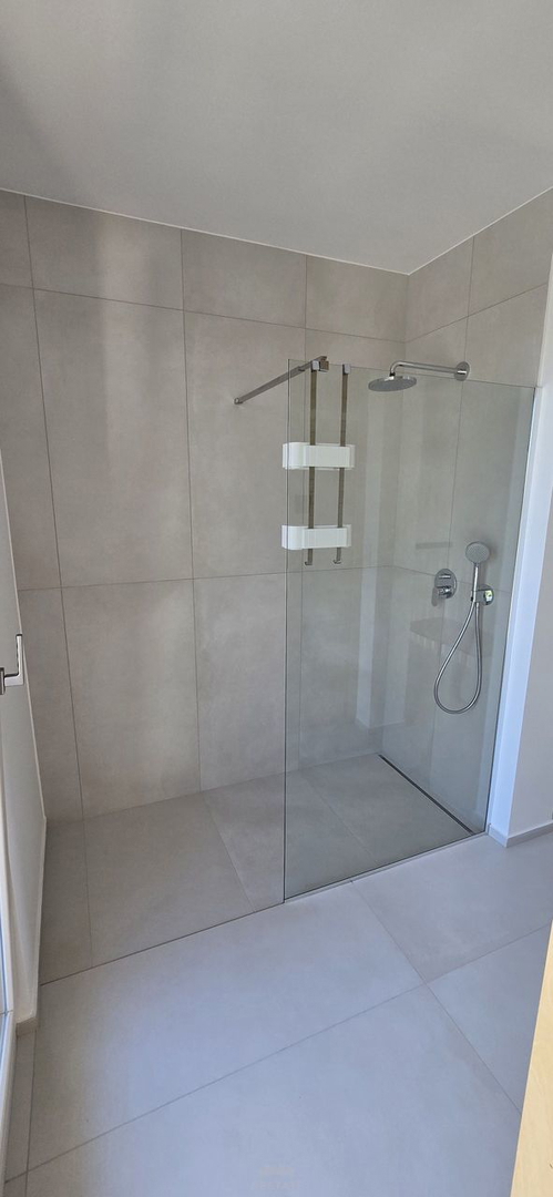 Villa moderna con piscina nei dintorni di Poreč