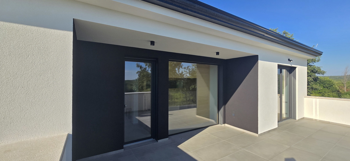 Villa moderna con piscina nei dintorni di Poreč