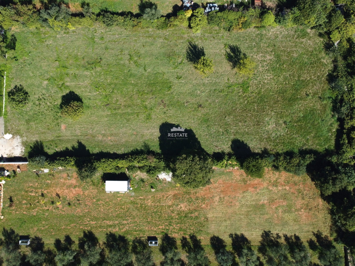 A 1 km dal mare, con permesso di costruzione e oneri comunali pagati