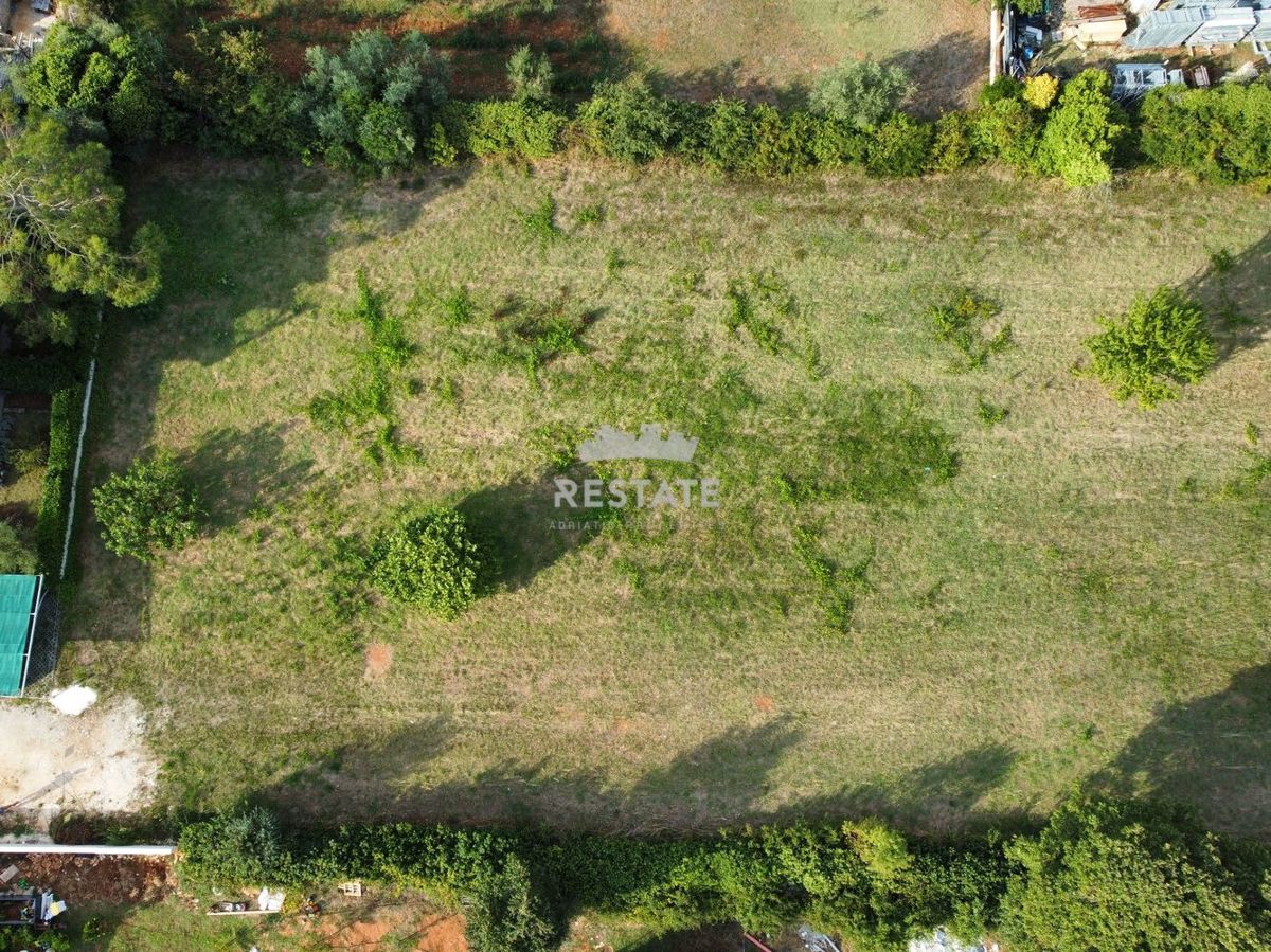 A 1 km dal mare, con permesso di costruzione e oneri comunali pagati