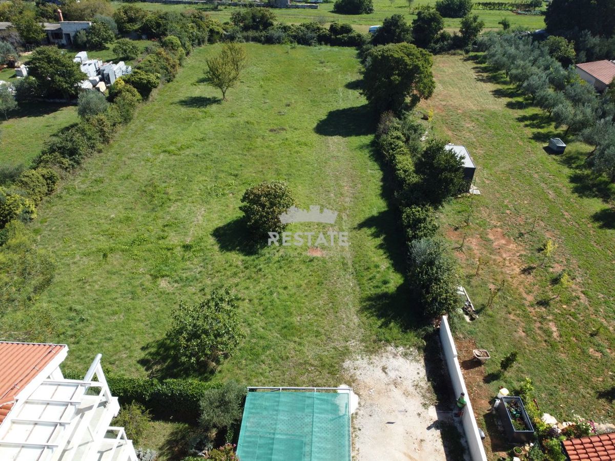 A 1 km dal mare, con permesso di costruzione e oneri comunali pagati