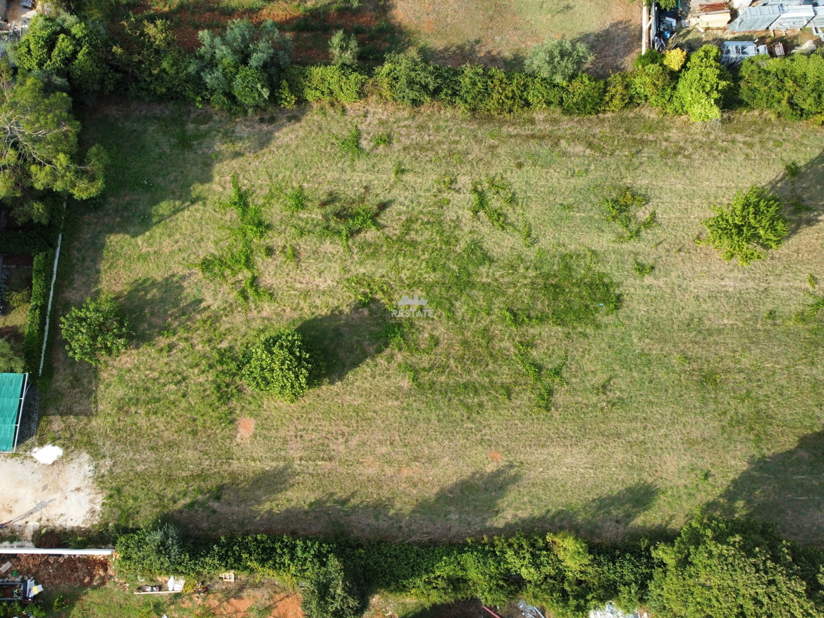 A 1 km dal mare, con permesso di costruzione e oneri comunali pagati