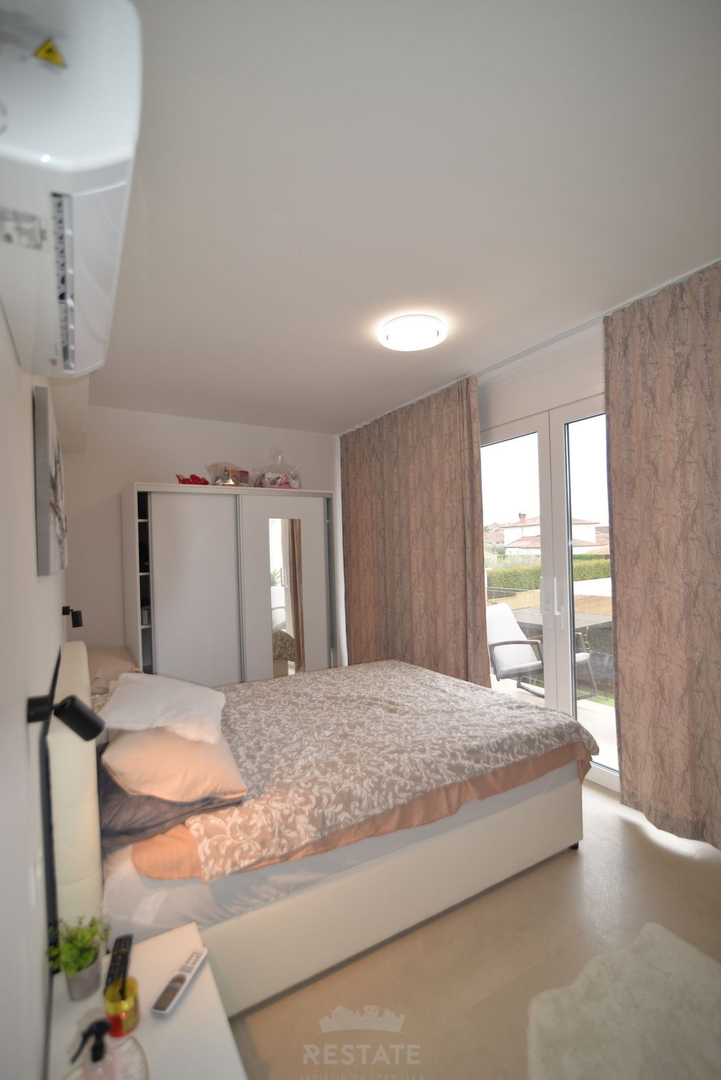 Casa con due unità abitative + piscina