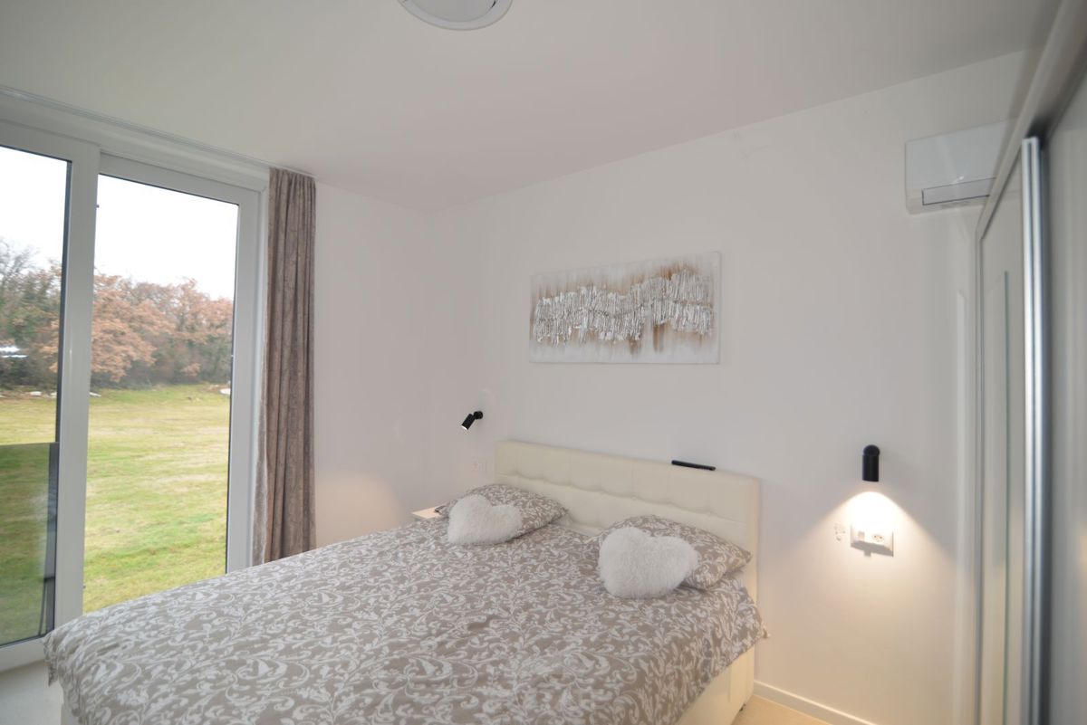 Casa familiare con due unità abitative + piscina