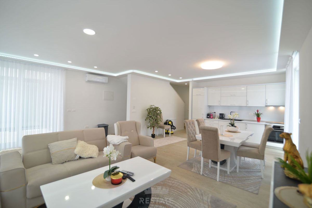Casa familiare con due unità abitative + piscina