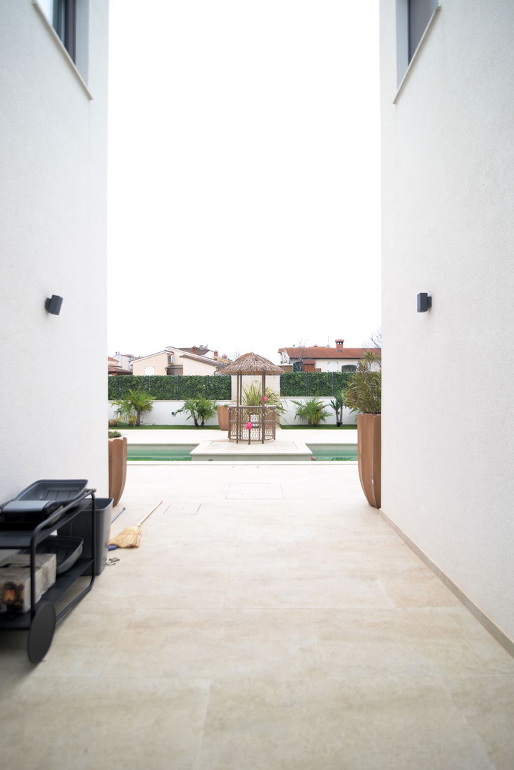 Casa con due unità abitative + piscina