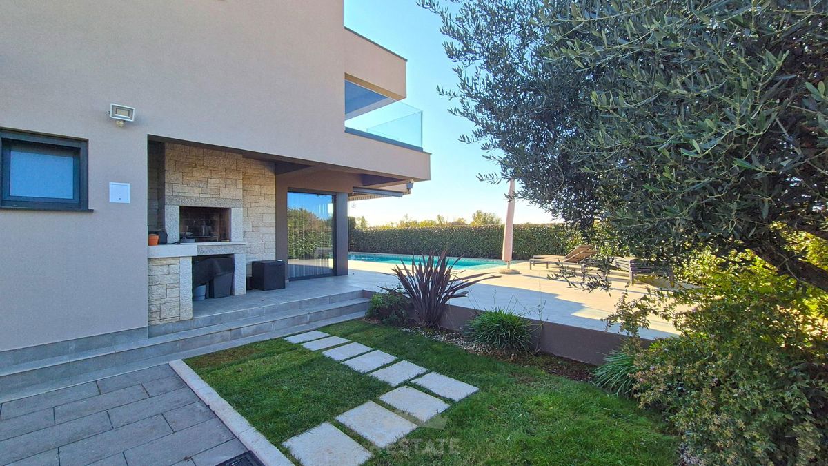 Villa in cui vi trasferite con le valigie e siete 1,2 milioni più leggeri