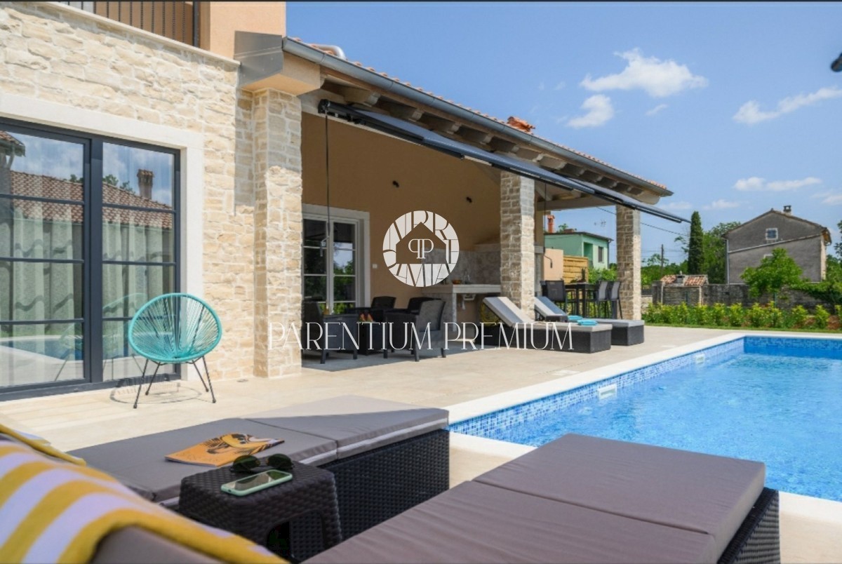 Una nuova confortevole villa con piscina, completamente attrezzata, non lontano da Rovigno