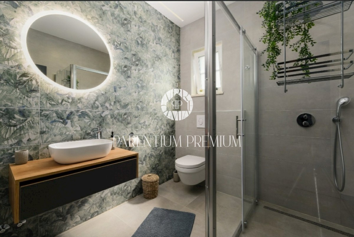 Una nuova confortevole villa con piscina, completamente attrezzata, non lontano da Rovigno
