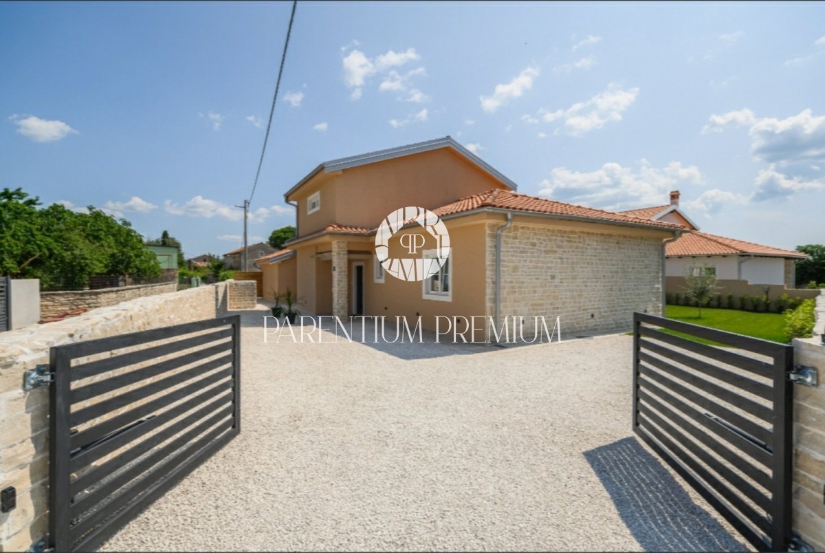 Una nuova confortevole villa con piscina, completamente attrezzata, non lontano da Rovigno