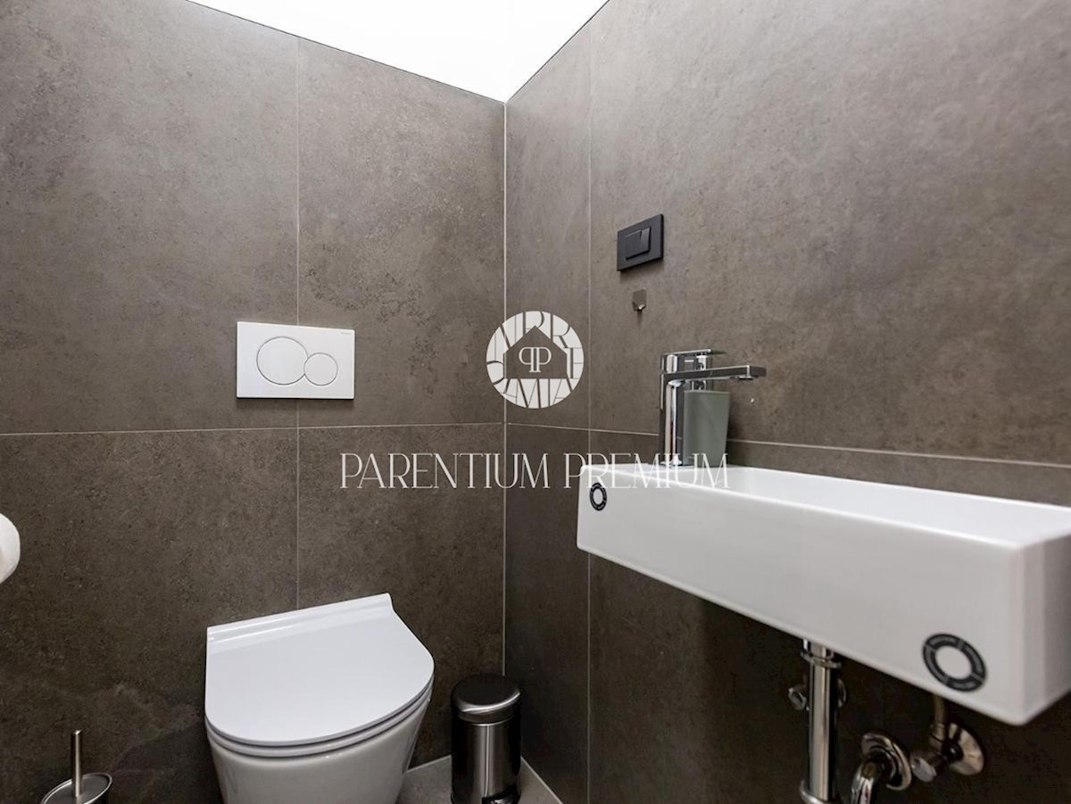 Appartamento in vendita nel centro di Parenzo – nuova costruzione con garage e ascensore