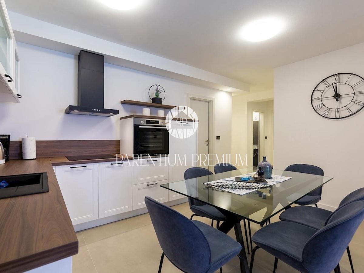 Appartamento in vendita nel centro di Parenzo – nuova costruzione con garage e ascensore