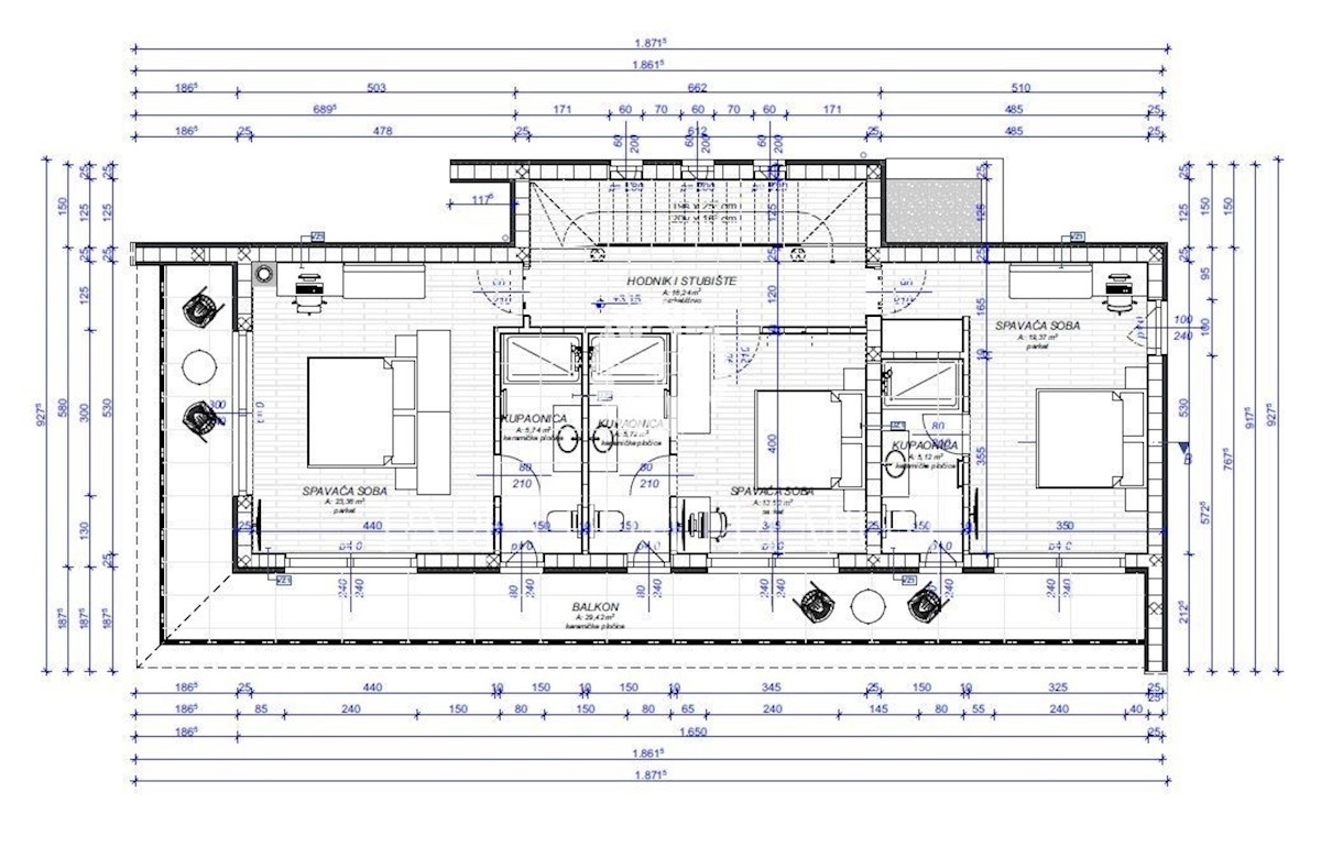 Una villa moderna con piscina e un ampio giardino