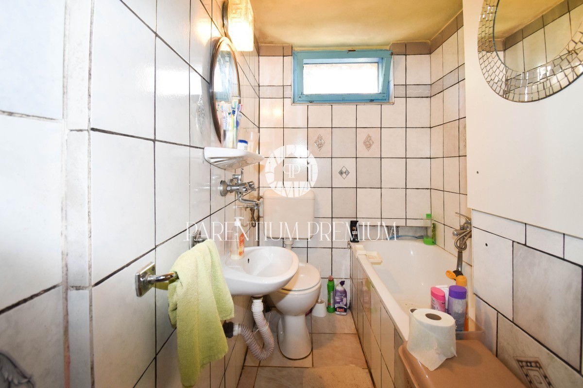 Bella casa in un quartiere tranquillo vicino a Parenzo