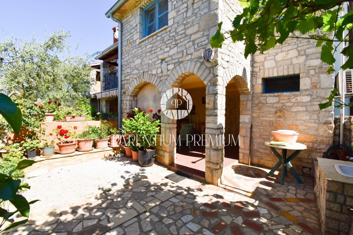 Bella casa in un quartiere tranquillo vicino a Parenzo