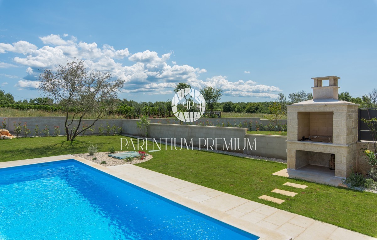 Casa bifamiliare con piscina e vista panoramica sul mare