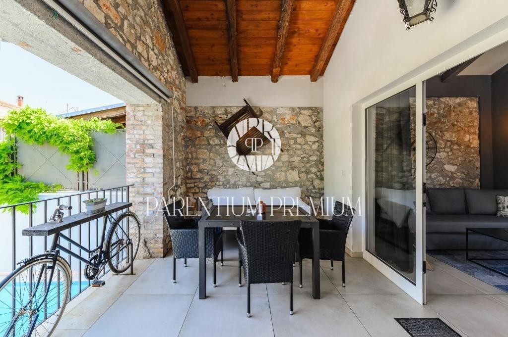 Casa a schiera in pietra d'Istria con piscina