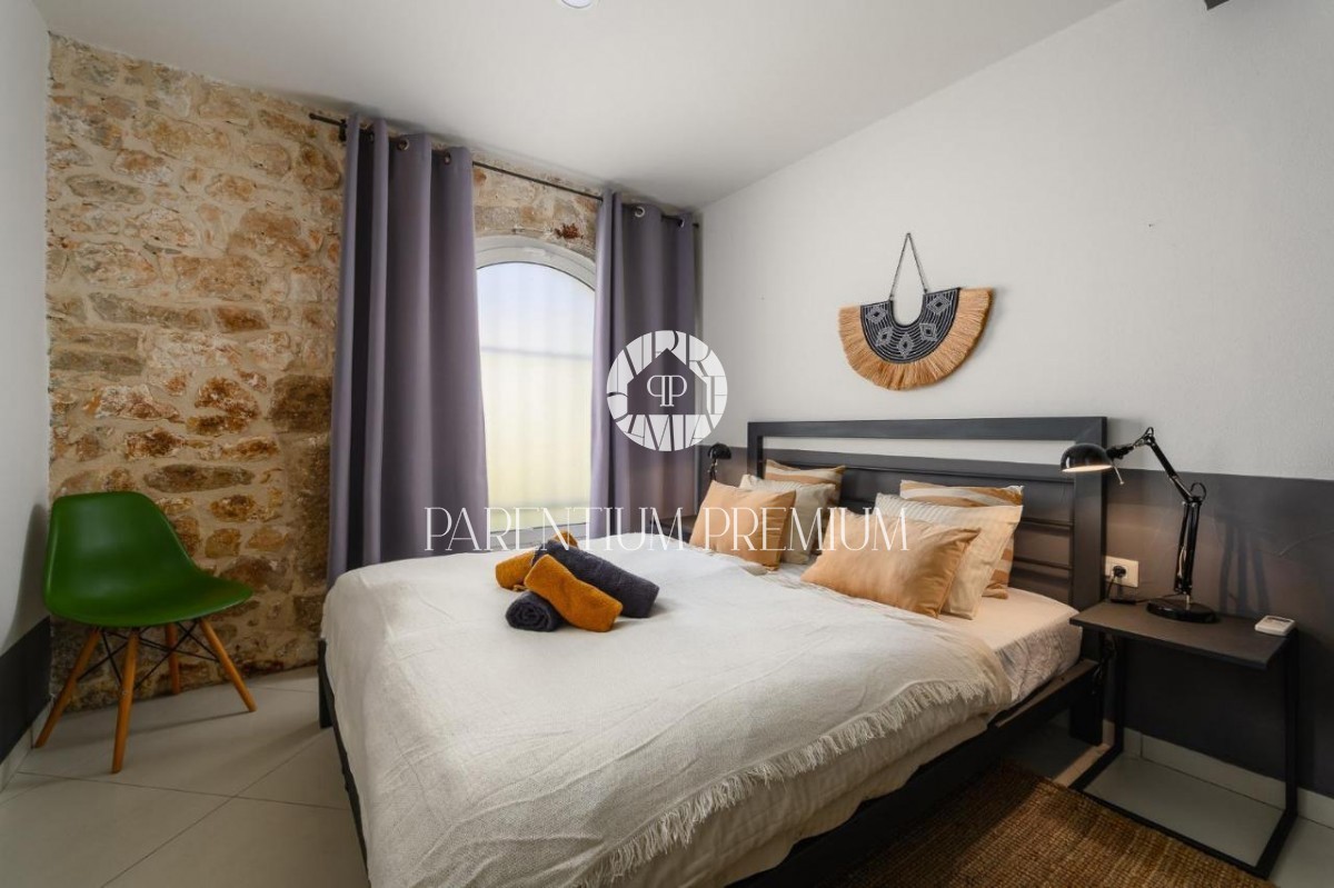 Casa a schiera in pietra d'Istria con piscina