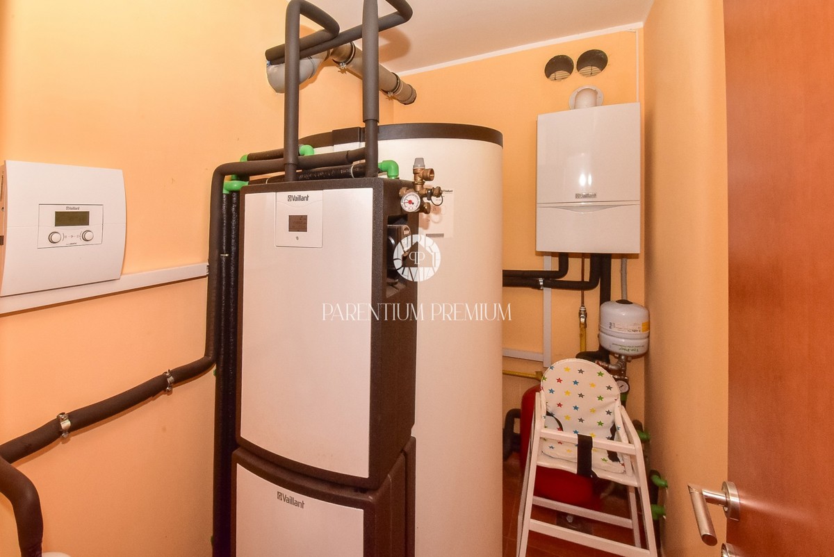 Esclusiva! Casa bifamiliare con piscina e vista mare