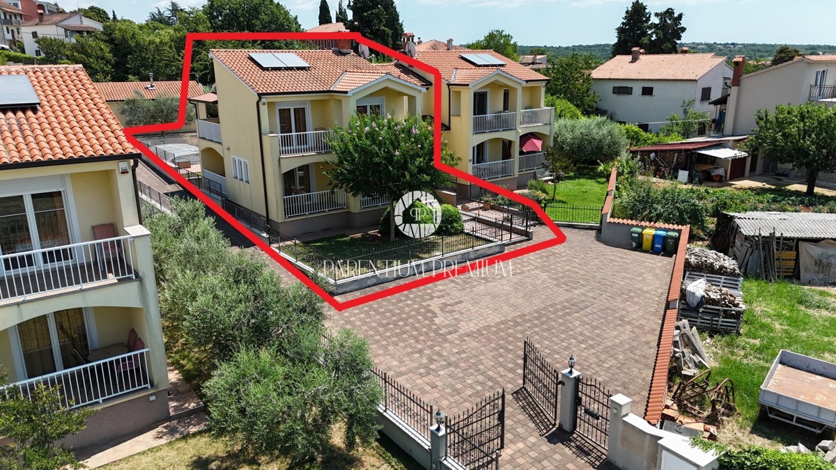 Esclusiva! Casa bifamiliare con piscina e vista mare
