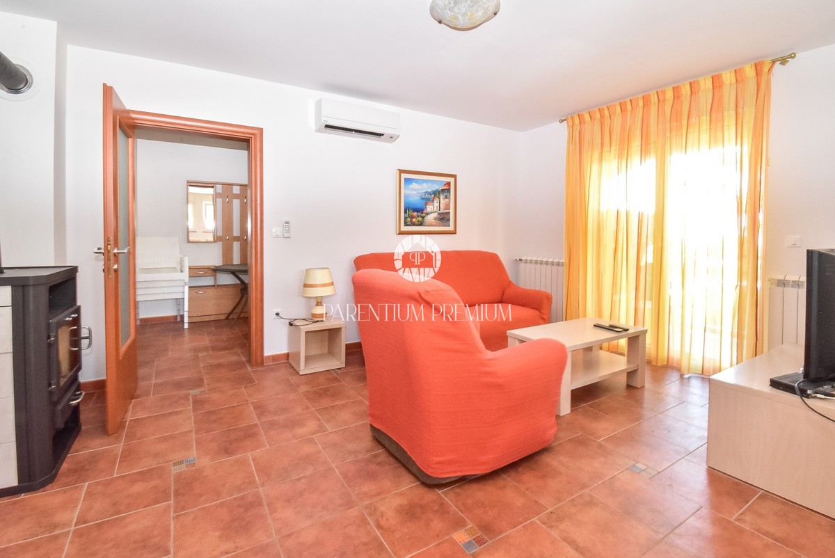 Esclusiva! Casa bifamiliare con piscina e vista mare