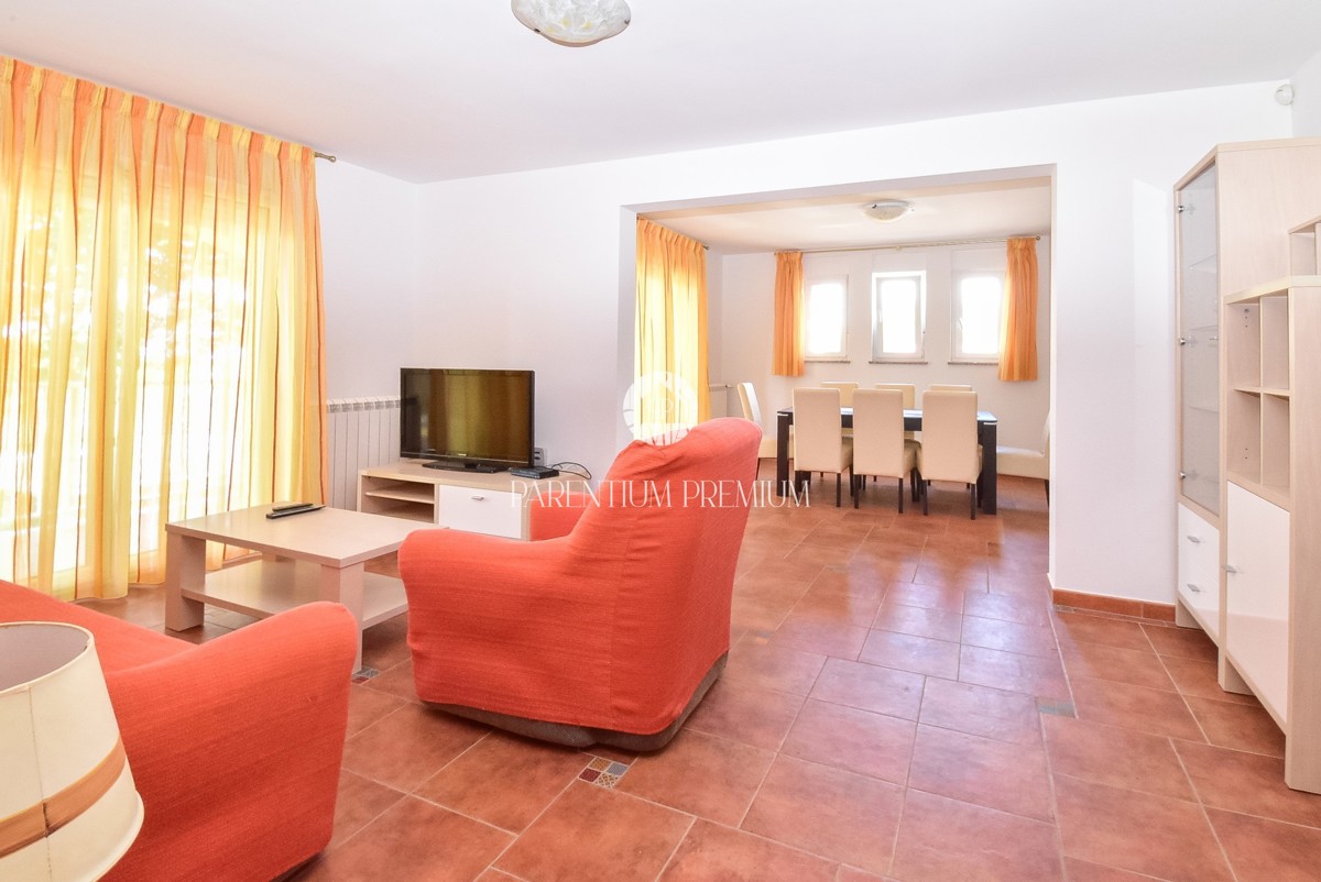 Esclusiva! Casa bifamiliare con piscina e vista mare