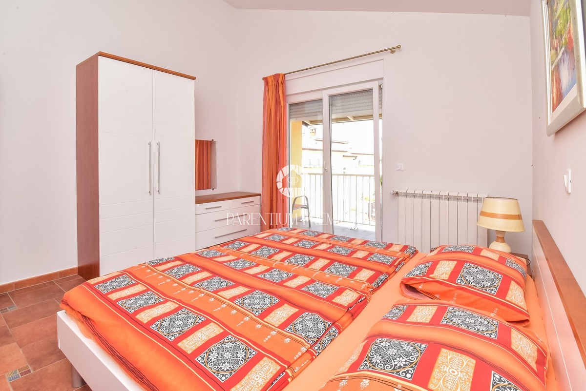 Esclusiva! Casa bifamiliare con piscina e vista mare