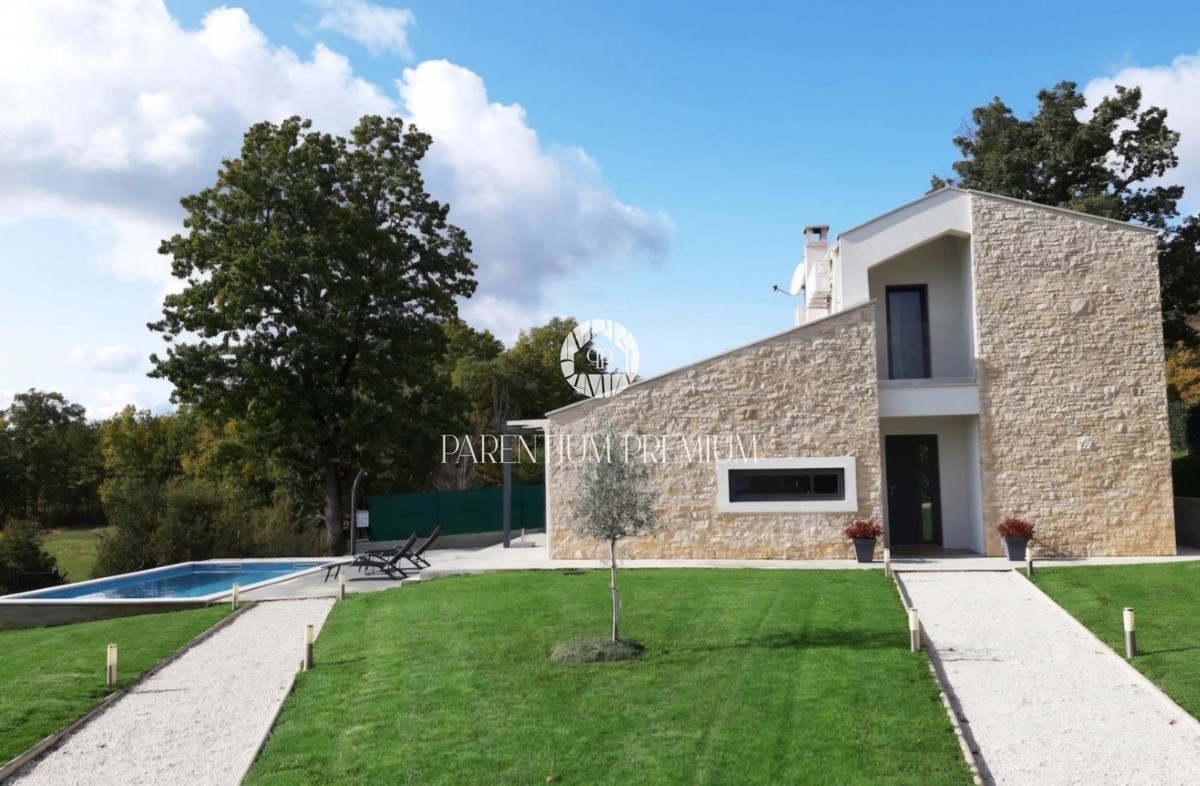 Oasi di pace nell’entroterra dell’Istria – Casa con piscina immersa nella natura