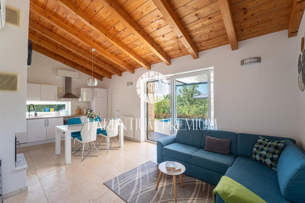 Oasi di pace nell’entroterra dell’Istria – Casa con piscina immersa nella natura