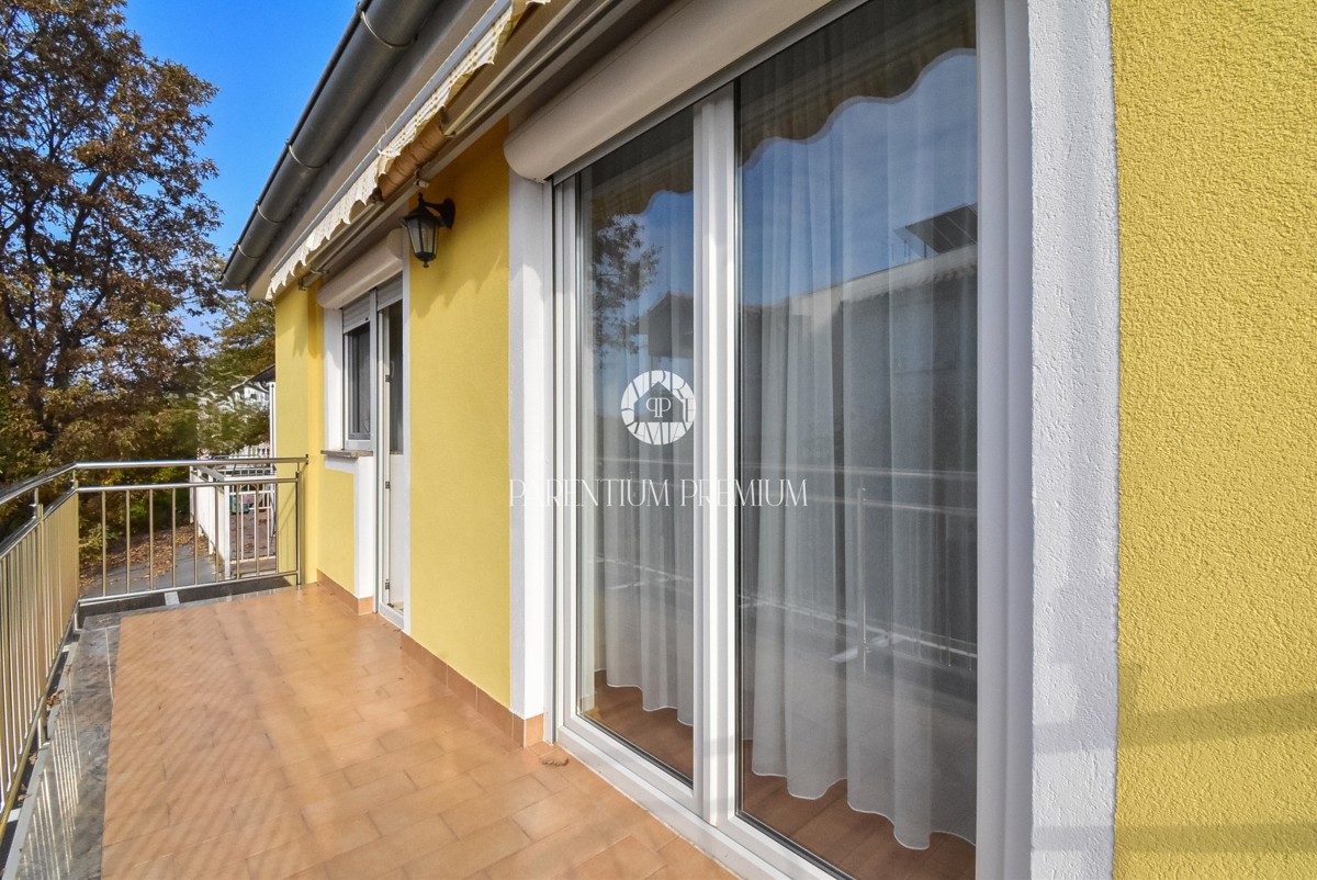 Affascinante Casa Familiare con Cortile Privato vicino a Parenzo