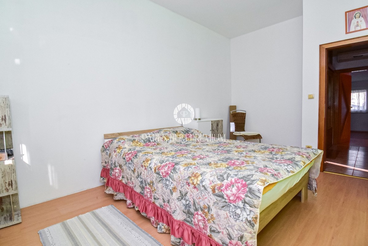 Affascinante Casa Familiare con Cortile Privato vicino a Parenzo