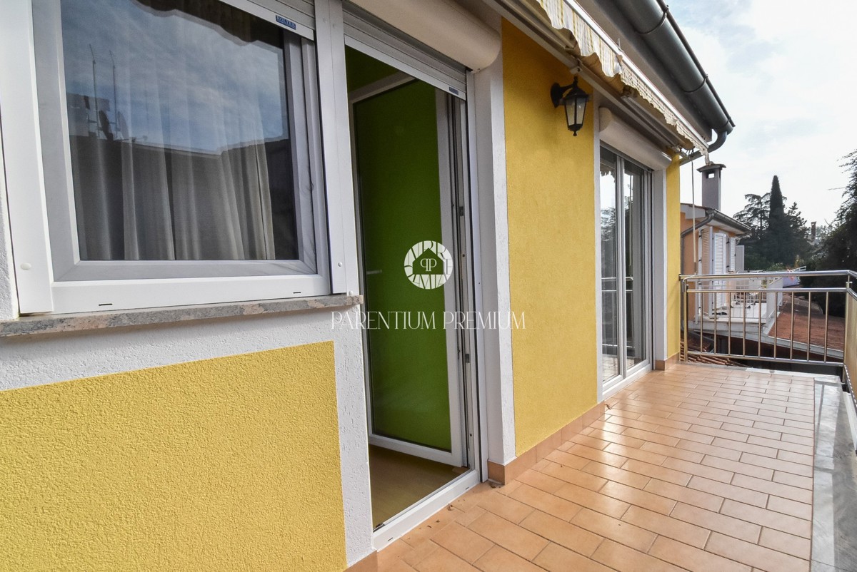 Affascinante Casa Familiare con Cortile Privato vicino a Parenzo