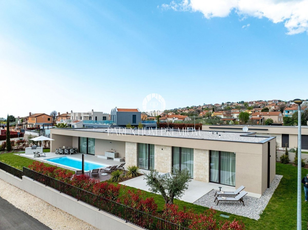 Villa moderna esclusiva con piscina