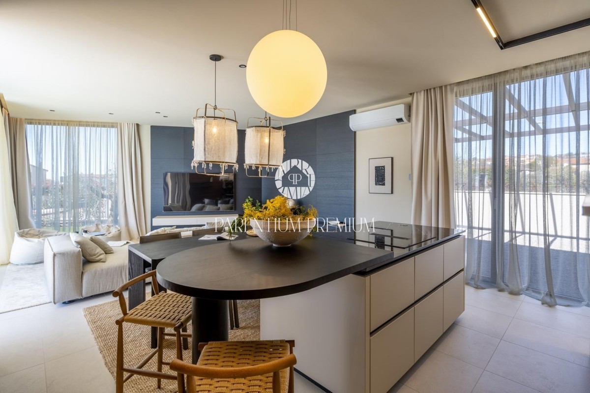 Villa moderna esclusiva con piscina