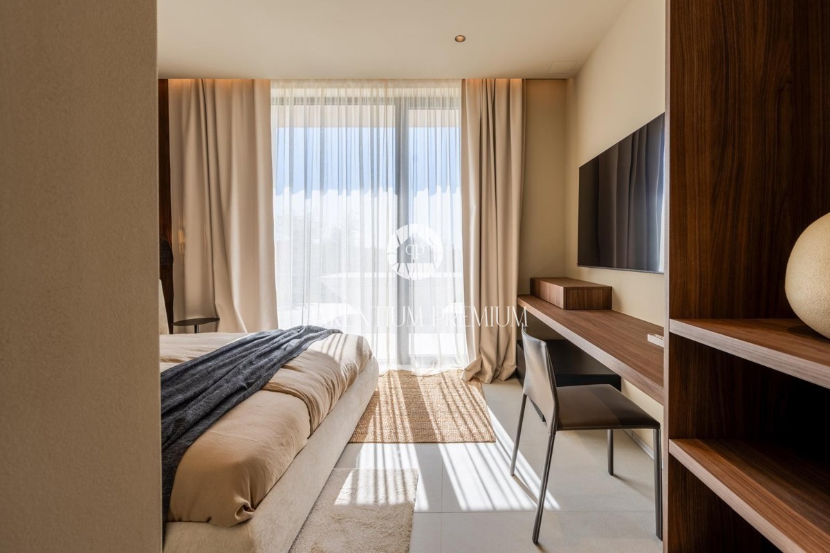 Villa moderna esclusiva con piscina