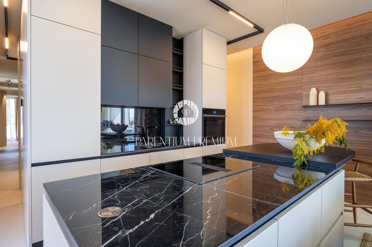 Villa moderna esclusiva con piscina