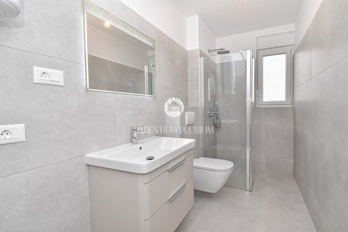 Nuova costruzione con ascensore – Appartamento moderno al primo piano vicino al mare