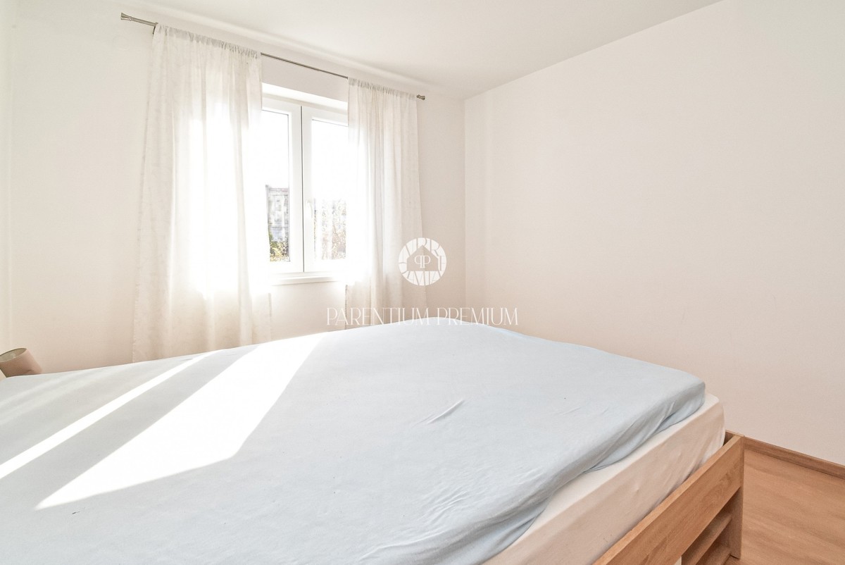 Appartamento spazioso nel centro città con vista mare, a soli 100 m dal mare