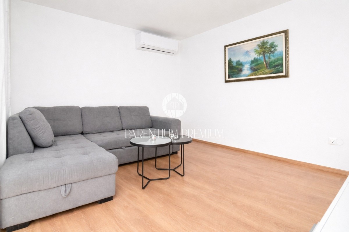 Appartamento spazioso nel centro città con vista mare, a soli 100 m dal mare