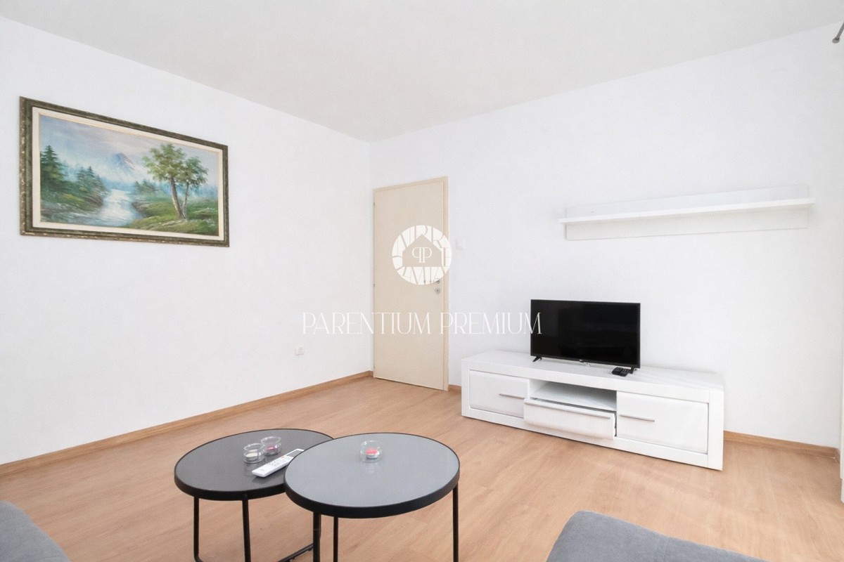 Appartamento spazioso nel centro città con vista mare, a soli 100 m dal mare